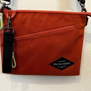 Sherpani Zoom crossbody purse